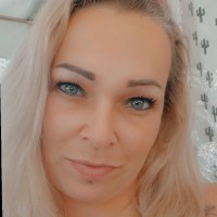 Simone De Jong