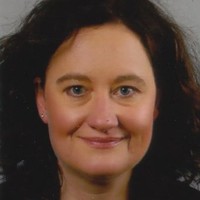 Simone van der Hof