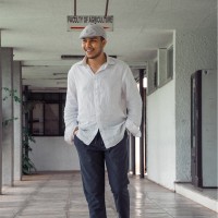 Yanesh Seambur