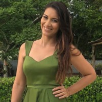 Débora Mattos