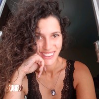 Laeni Faria