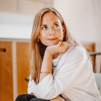 Alicia GrimesAlicia Grimes is an Influencer