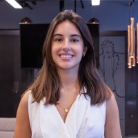 Lara Salgueiro Oliveira