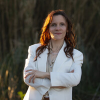 Valeria Paulina Lustres