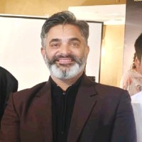 Sanjeev Bains, Ceng Mie(I)