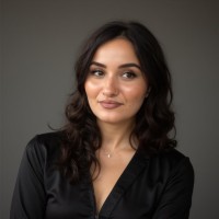 Hajera Knis