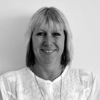 Lone Vinter Fjordside