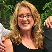 Helen E. Smith, Rhit