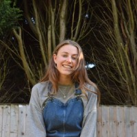 Anna Cross