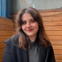 Özge Arat
