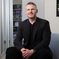 Kevin Leslie, Aia