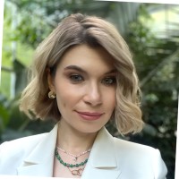 Julia T.