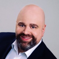 Jörg A.