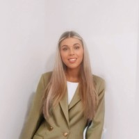 Danielle Hirst