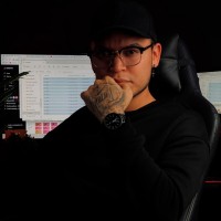 Roger Velasquez Bravo