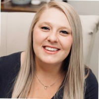 Amanda Schmidt, Mba