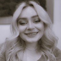 Paige Austen, Llm