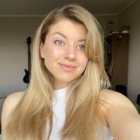 Eszter Borsia