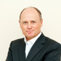 Dr. César Pérez Sánchez