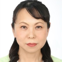 成島千春