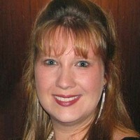Jennifer Holt