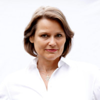Pia E. Ballmann