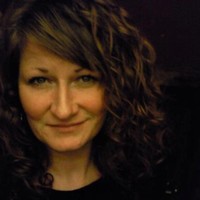 Nicola Miller