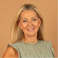 Anita van den Broek🎯