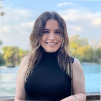 Özge T.