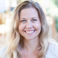 Julie Tinard (Pinkerton), Mba