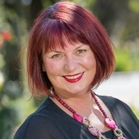 Linda Van Hooff