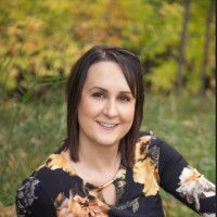 Lynda Staples