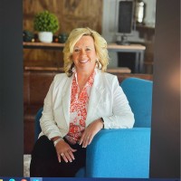 Kellie Traynom