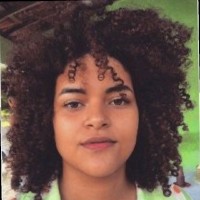Adrielly Gomes