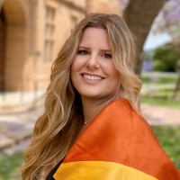 Claudia Vanderholst, Mba