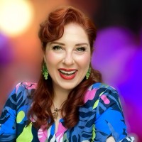 Demet Tuncer / Award Winning Actor turned Charisma Strategist