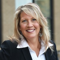 Candy Bouwkamp