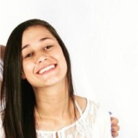 Larissa Luna