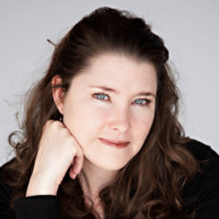 Julie Hendricks