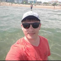 Юрий Петров