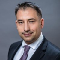 Prof. Dr. Robert Szuchy