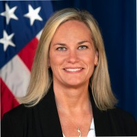 Marti Maynes, Rehs