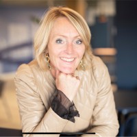 Esther Akkerman - Dwars