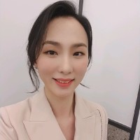 Stella Lee, Bcc