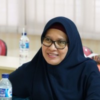 Dr. Devi Dwirantih, M.KKK