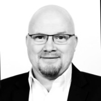 Stefan Engström