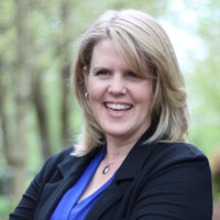 Kari Lowe, SR/WA