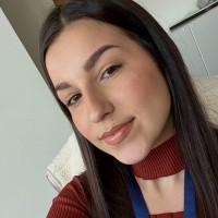 Adriana Stan