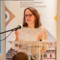 Loretta Huszák, PhD