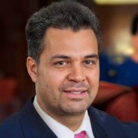 Roberto González